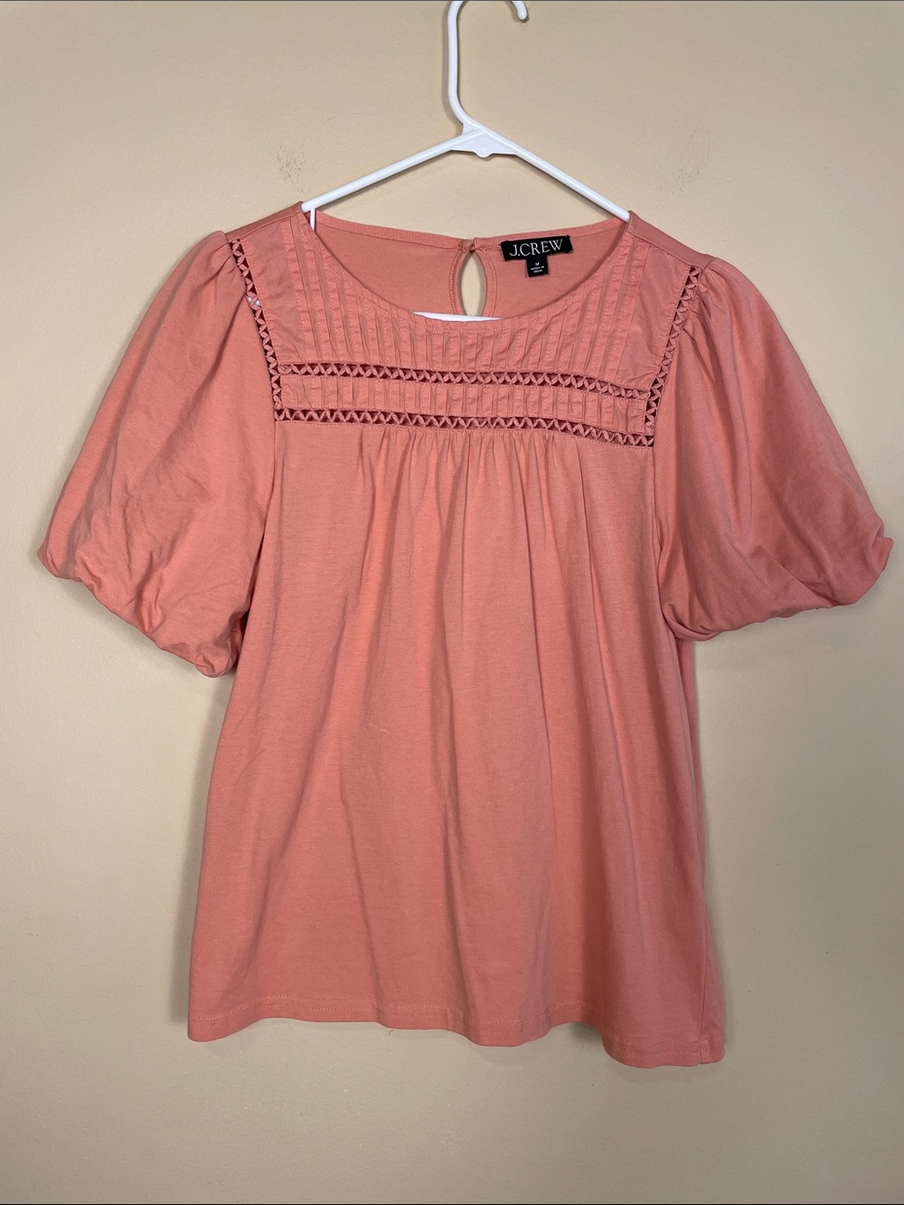 J. Crew Women’s Pleated Knit Cut Out Puff Sleeve Peach Orange Keyhole Blouse